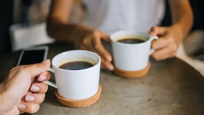 Deg-degan Saat Minum Kopi Pertanda Apa? Kata Pakar Kesehatan